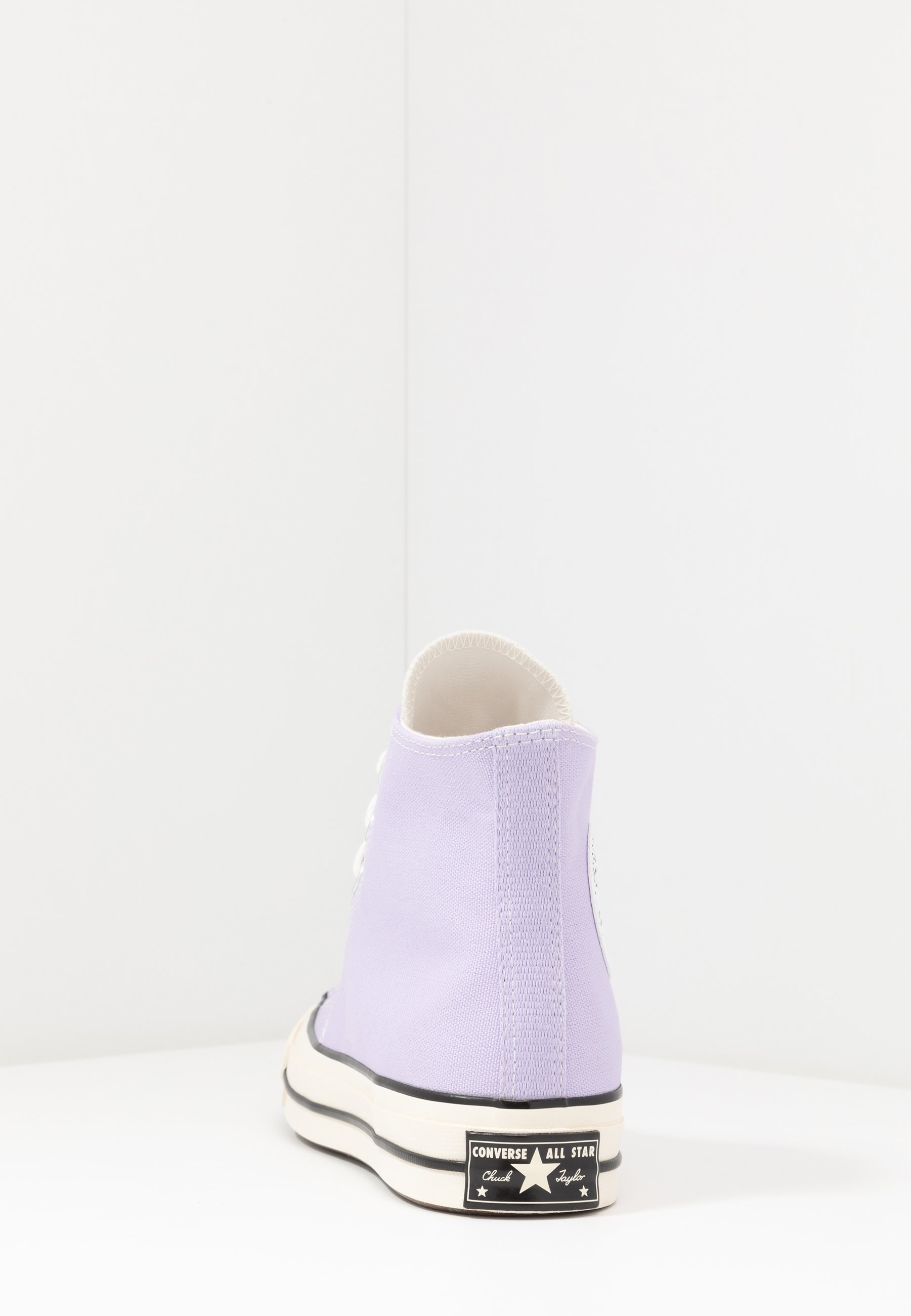converse montante violette