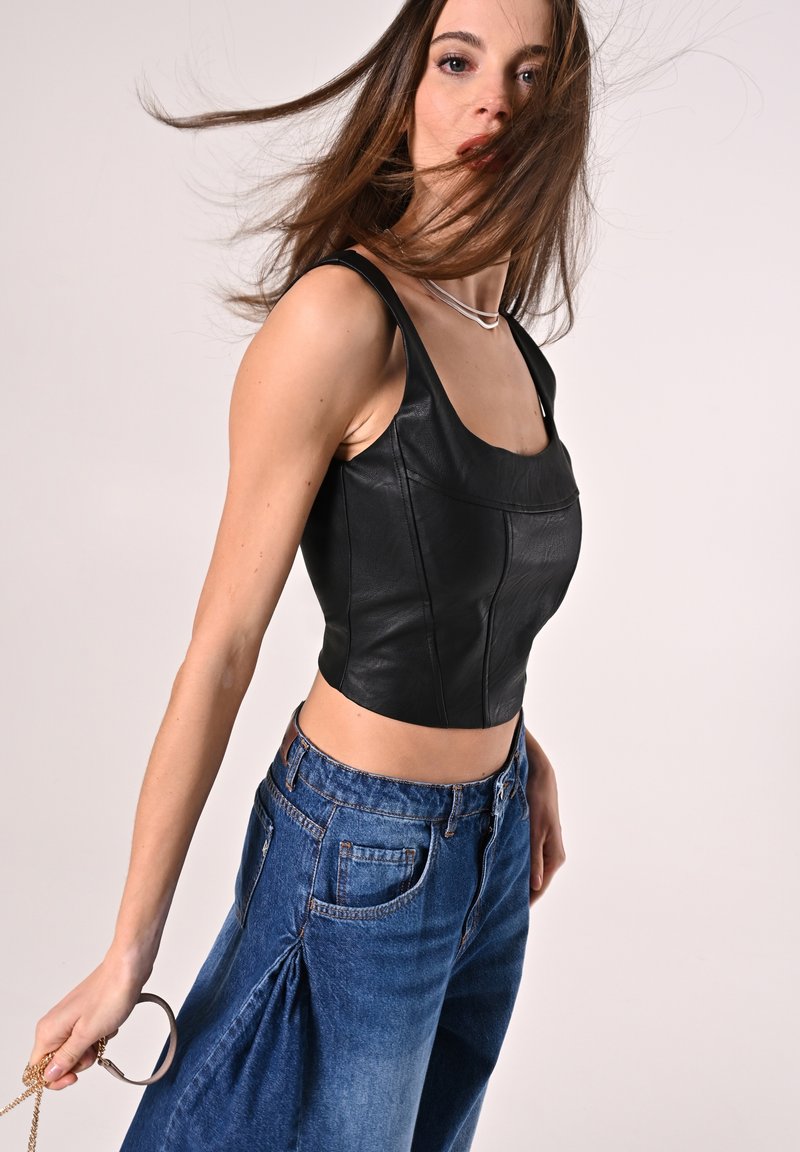 Rinascimento Top con Scollo a Cuore