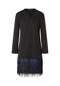 Schwarzes Kleid mit V-Ausschnitt und langen Ärmeln, das einen marineblauen Fransen-Saum aufweist. Glatte Textur oben, kontrastierender strukturierter unterer Abschnitt.