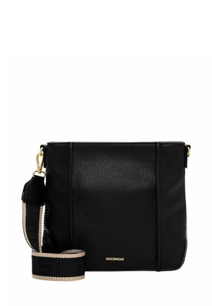 Borsa a tracolla nera in pelle con superficie testurizzata, dettagli in oro e tracolla in tessuto a righe. Forma rettangolare compatta, design minimalista.