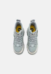 Buffalo ASPHA MID - Sneakers alte - light blue