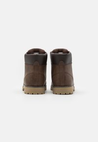 Pier One Botins de atacadores - dark brown