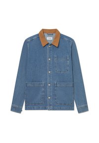 Jeansjacke mit einem braunen Wildlederkragen, langen Ärmeln, vorderen Knopfverschlüssen und zwei großen Vordertaschen. Mit einer Brusttasche.