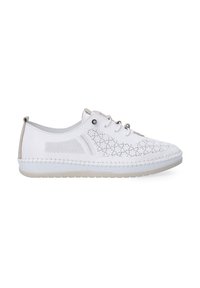 Weiße Sneaker aus Leder und Textil mit durchbrochendem Blumenmuster, runder Zehenpartie, Schnürung vorne und kontrastierenden grauen Akzenten an der Ferse.