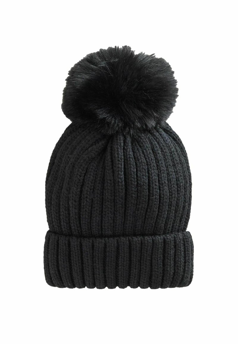 Bonnet en tricot noir avec une texture côtelée, doté d'un grand pompon duveteux sur le dessus et d'un revers replié à la base.