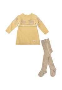 Robe en tricot jaune avec un empiècement texturé présentant des motifs d'animaux gris, associée à des collants marron clair, le tout fabriqué dans un tissu doux.