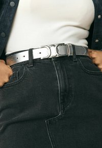 Next STATEMENT DETAIL BUCKLE REGULAR - Vöö - silver