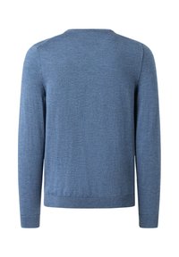 Modrý pletený svetr, dlouhé rukávy, kulatý výstřih, hladká textura, žebrované manžety a lem, bez vzorů či ozdob. Jednoduchý, jednobarevný design.