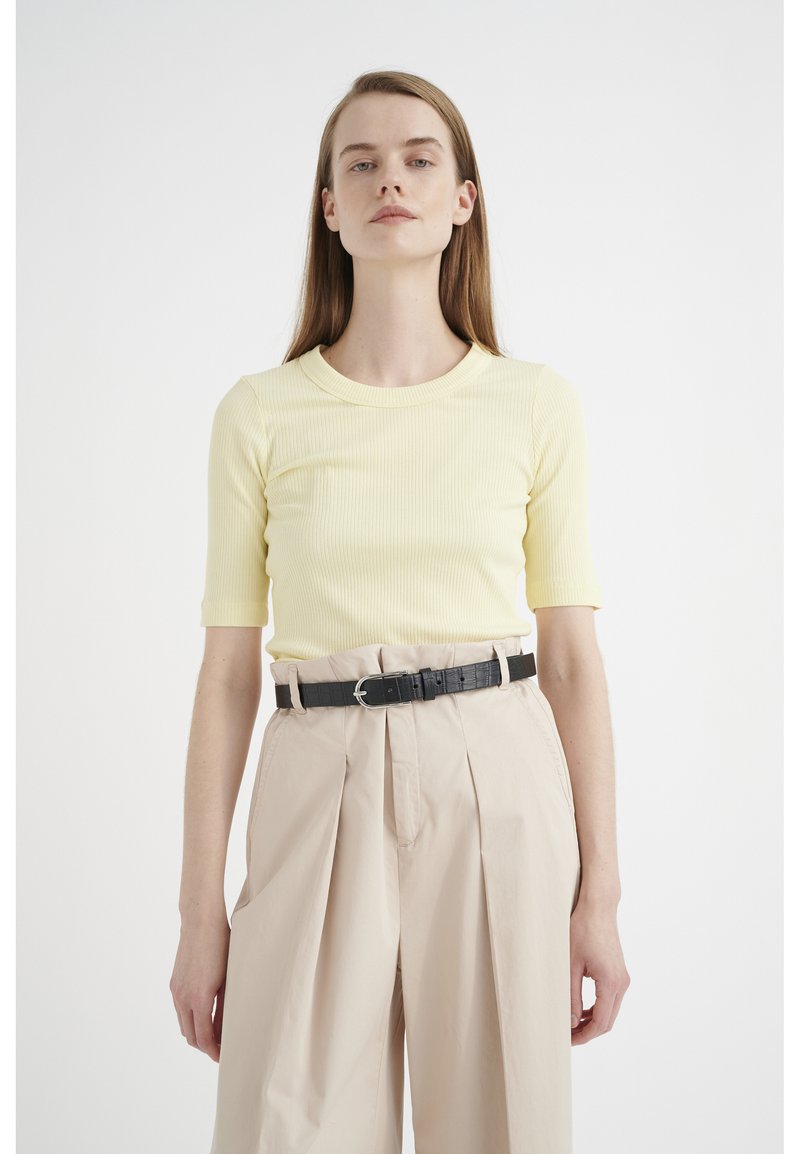 Damen T-Shirts | InWear DAGNAIW T-Shirt basic anise flower/hellgelb - RD23817 Damen T-Shirts | InWear DAGNAIW T-Shirt basic anise flower/hellgelb - RD23817