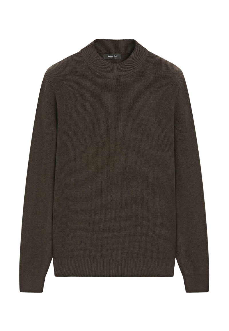Maglione marrone lavorato a maglia con collo alto a coste, maniche lunghe e finitura testurizzata. Design semplice senza motivi o accenti.