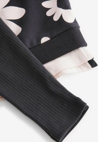 Next SET - REGULAR FIT - Legíny - kalhoty  - black white flowers
