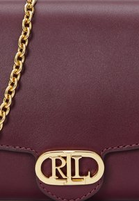 Lauren Ralph Lauren LEATHER MEDIUM ADAIR CROSSBODY - Clutch - pinot noir