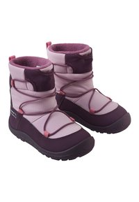 Violetinės ir rožinės izoliuotos žieminės botai su elastinėmis raišteliais, tekstūruota medžiaga, paminkštintu apvadu ir guminėmis outsole geresniam sukibimui.
