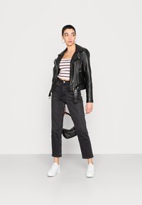 ONLY ONLODA SQUARENECK BOX - Camisola de manga comprida - cloud dancer/night sky/urban red