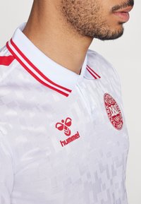 Hummel DENMARK biały