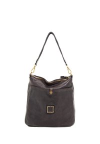 Borsa a spalla in pelle scura con cerniera dorata, dettaglio quadrato decorativo con borchie e una singola tracolla regolabile. Texture liscia, design minimalista.