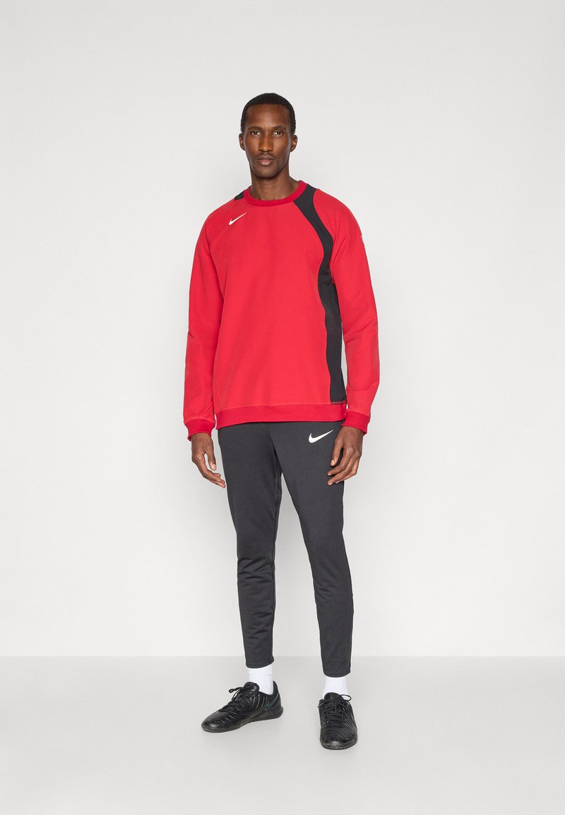 Nike Performance T90 CREW TOP - Top s dlouhým rukávem - gym red/black/sail