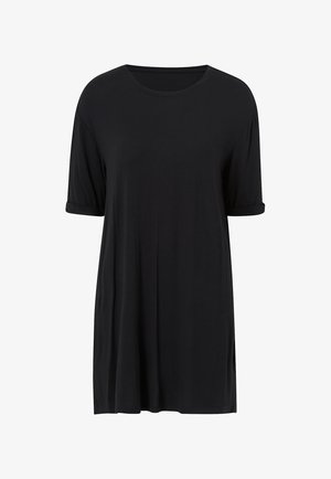 Schwarzes T-Shirt mit kurzen Ärmeln, aus weichem Material gefertigt. Es hat einen runden Ausschnitt, gekrempelte Ärmel und eine lockere Passform mit seitlichen Schlitzen.