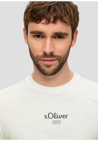 s.Oliver  MIT LOGO biały