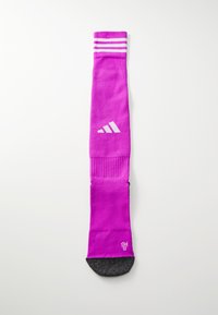 Rosa idrettssokk med hvite striper øverst, svart polstret bunn og hvit logo. Laget av et glatt, elastisk stoff.