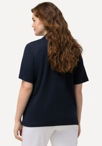 Ulla Popken CLASSIC SHORT SLEEVE - Piké - navy blue