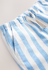 Non selezionato, blue white stripe