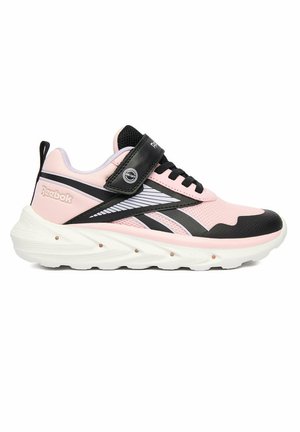 Scarpa da ginnastica Reebok rosa e nera con suola bianca, tomaia in mesh, cinturino in velcro con etichetta ON/OFF, lacci neri, logo laterale e tirante sul tallone.