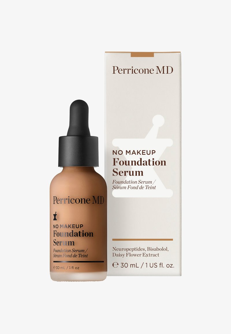 Perricone MD No Makeup Foundation Serum in einer matten braunen Glasflasche mit einem schwarzen Tropfer. Enthält eine weiße Box mit braunem Text und Design.