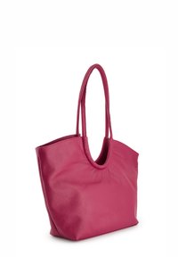 Sac fourre-tout en cuir rose avec une surface légèrement texturée, un haut arrondi et des poignées doubles, conçu pour un usage décontracté.