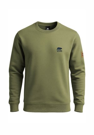 Sweatshirt vert olive en tissu doux, avec un col rond, des poignets côtelés et un petit logo d'ours sur la poitrine et la manche.