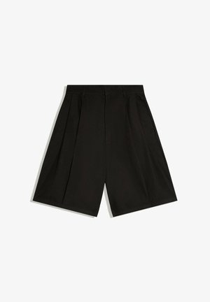 Bershka, BALLOON FIT DARTED - BERMUDA SHORTS - Shorts - black