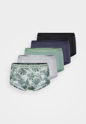 Ensemble de six boxers dans des couleurs variées : bleu foncé, noir, vert foncé, gris clair, vert pâle avec un imprimé de palmiers, et une ceinture grise.