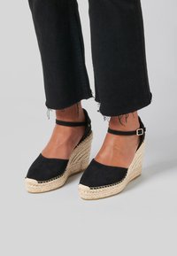 FRED MARTIN COLLECTION BARI - Sandales à plateforme - black suede
