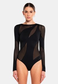 Mustapituinen pitkähiha bodysuit, jossa on läpinäkyvät verkko-osat aaltoiluvyhtenä, korostaen istuvaa siluettia ja sileää tekstuuria.
