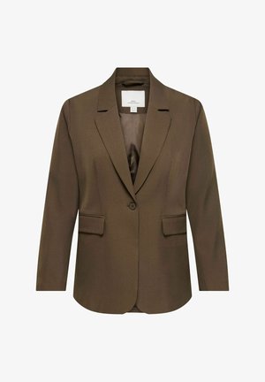 Brun blazer med enkeltknapp, hakkekrage, klaffelommer og glatt innerfôr, vist mot hvit bakgrunn.