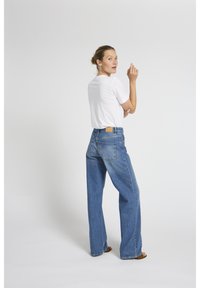 PULZ PZVEGA HW  - Vaqueros boyfriend - medium blue denim