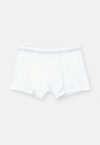 Fehér férfi boxernadrág sima textúrával, világoskék gumírozott derékkal, amelyen a "PULL&BEAR" felirat látható. Klasszikus szabású dizájn.