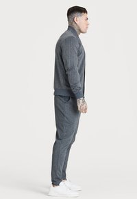 SIKSILK PINSTRIPE FITTED PANT - Calças - grey