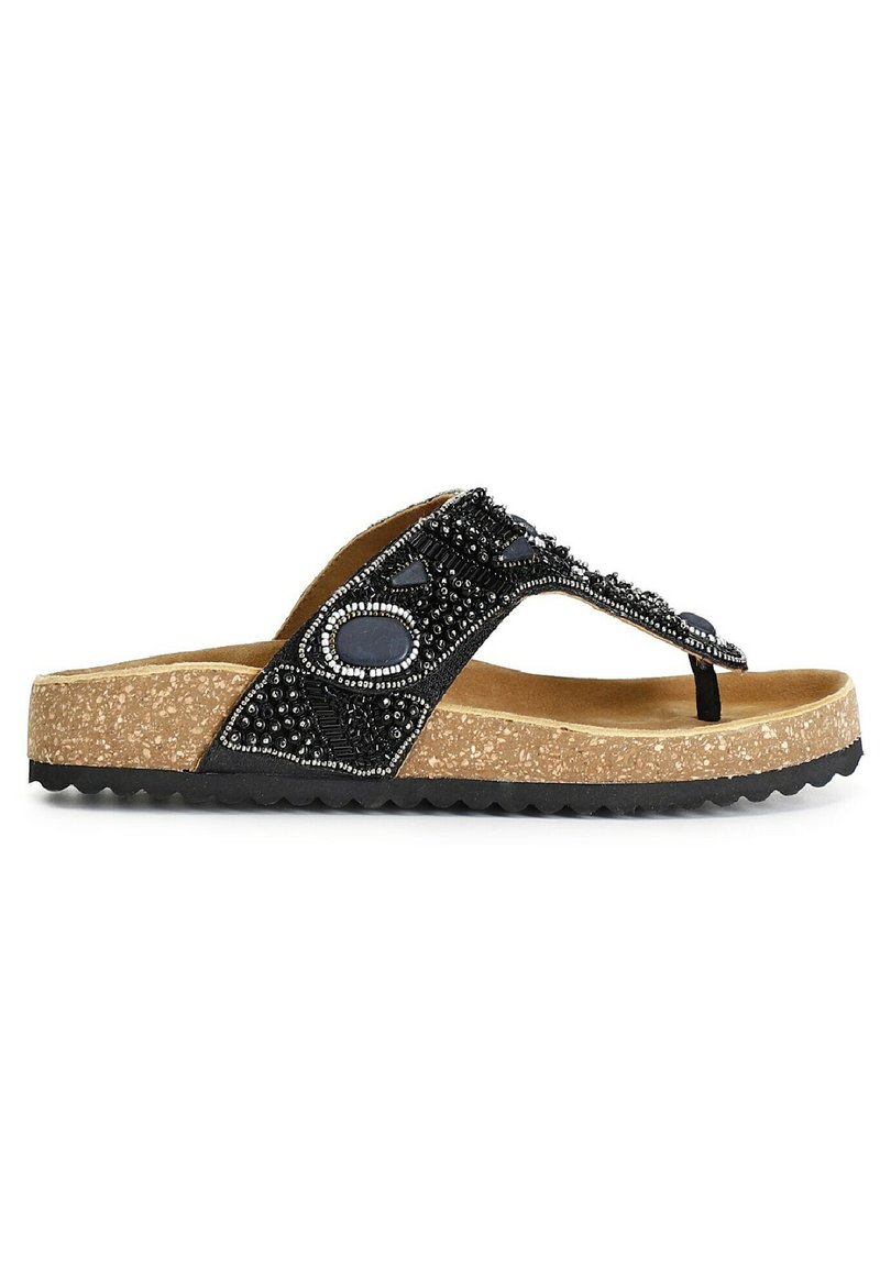 Sandal en plastique noir avec des perles, dotée d'une semelle en liège et d'une semelle extérieure en caoutchouc noir. Présente des gemmes décoratives et un design de bride entre les orteils.