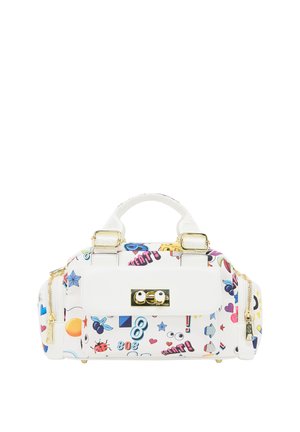 Geantă albă cu pictograme și simboluri colorate în stil desen animat, accesorii aurii, mânere duble superioare, închizătoare frontală și buzunare laterale cu fermoar.