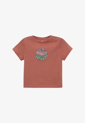 Korte mouwen, roestkleurig katoenen t-shirt met een speelse "Little Sunshine" grafiek in blauwe en groene tekst, met een ronde halslijn en drukknoopjes.