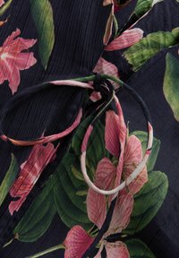 Thumbnail Image 8