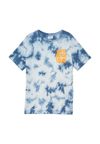 Katoenen T-shirt met een blauw-witte tie-dye patroon, korte mouwen, ronde hals en oranje grafische tekst met de tekst "SURF'S CATCH THE SUN."