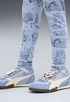 Puma, PUMA X DORA THE EXPLORER BELLA DONNA SNEAKERS - Chaussures de skate - chambray blue- white