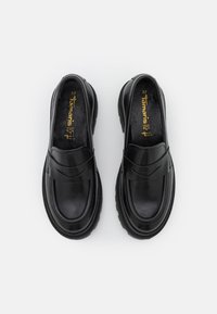 Tamaris Półbuty wsuwane