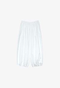 Unselected, white