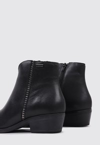 Sandra Fontán LIBREVILLE - Botines - black