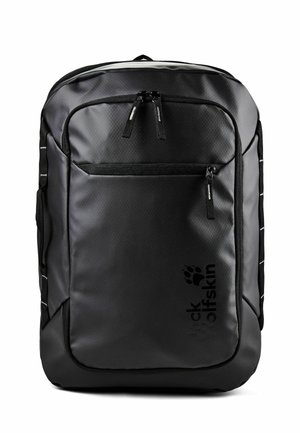 Schwarzer rechteckiger Rucksack mit vorderen Reißverschlusstaschen und sichtbarem Markenlogo in der unteren rechten Ecke.