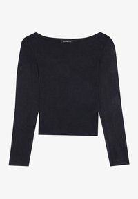 Svart langermet topp med båtutskjæring, laget av et glatt materiale. Har en kortere hemline og minimale sømdetaljer.