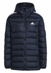 Veste matelassée à capuche bleu marine avec fermeture éclair complète à l'avant, logo Adidas blanc sur la poitrine et bandes blanches sur les épaules et les manches.